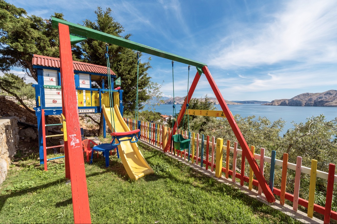 Vrt i pogled na more