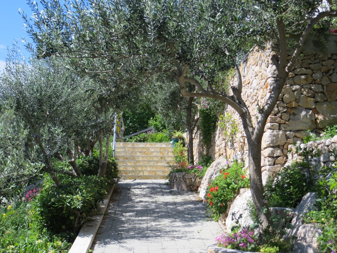 Pogled prema ulazu i moru